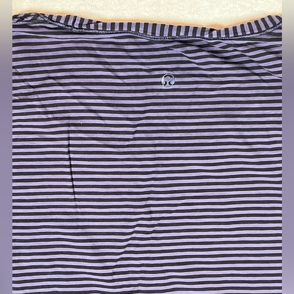 Lululemon Size 8 Classic Scoop Hoop Neck Purple Black Stripe Shirt EUC ALO Lulu - Picture 8 of 9